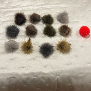 Set of 12 Fluffy Pom Poms for hat/Beanies